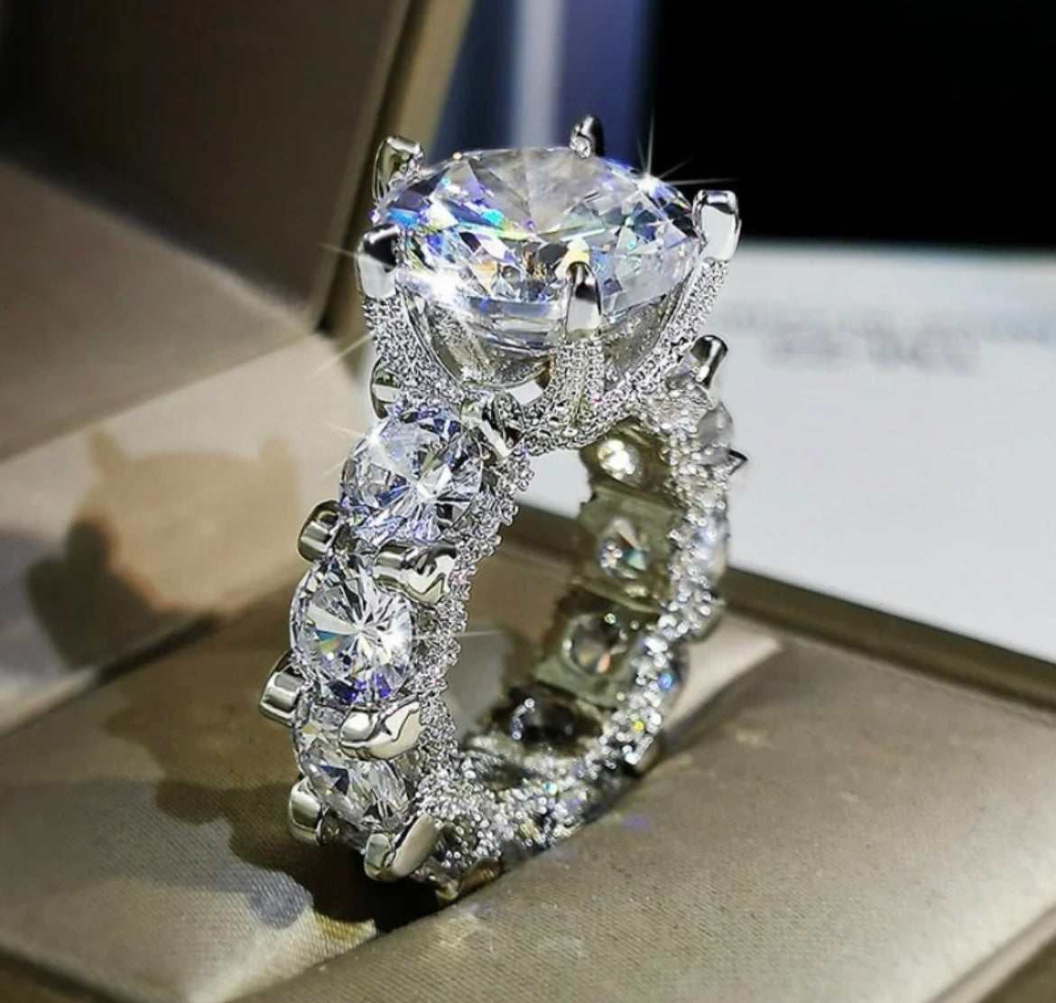 Luxury Crystal Ring