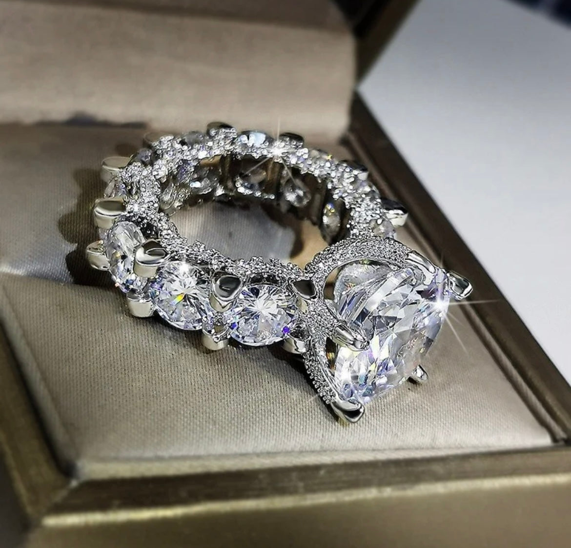 Luxury Crystal Ring